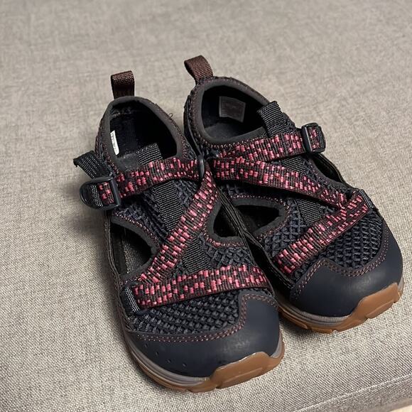 Chaco Odyssey big kid slip on shoe size 12 - Picture 4 of 10